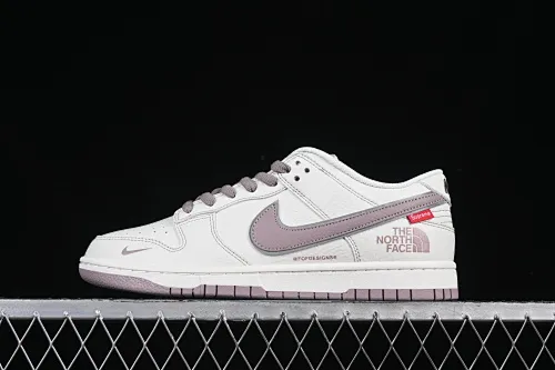 All categories Nk SB Dunk series Nk SB Dunk Low low-top sneakers Nk SB Dunk Low Supreme x The North Face North Face co-branded color matching low-top casual sports skateboard shoes BM0234-507